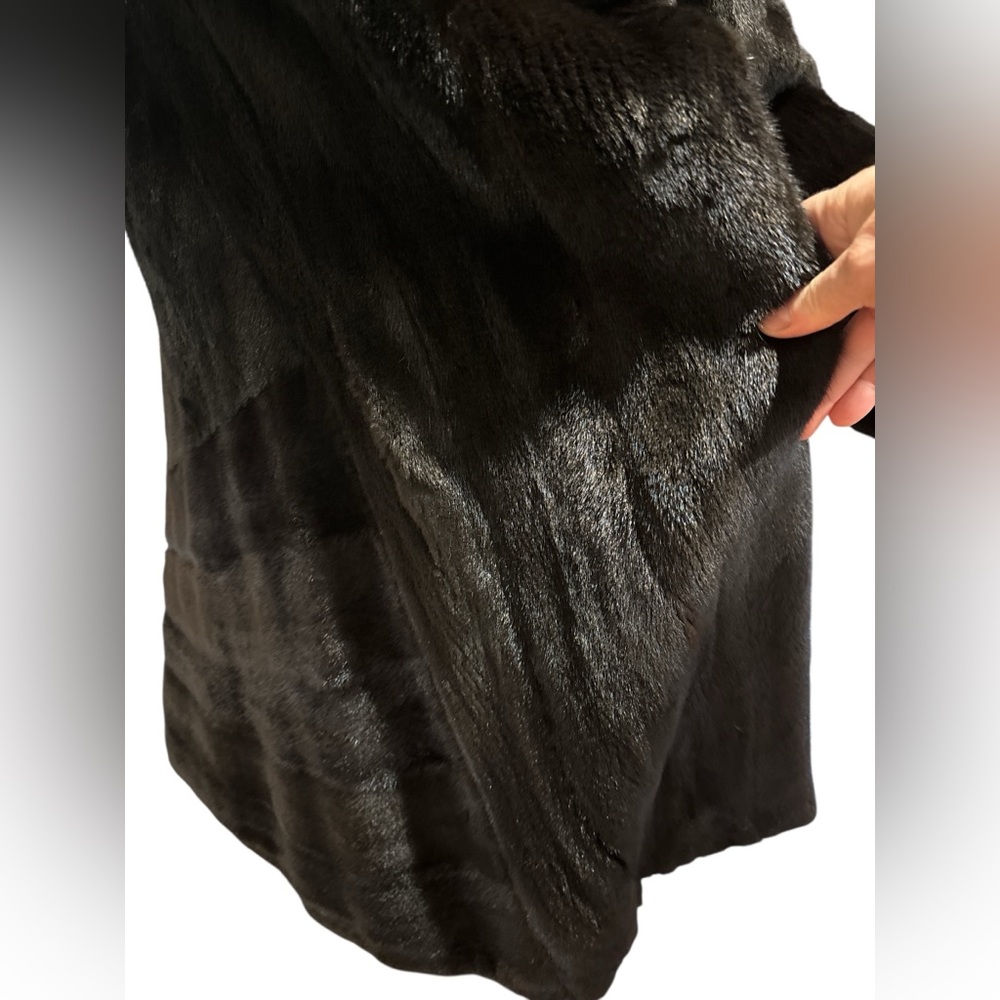 80s BLACK MINK OVERSIZED SWING COAT W RAGLAN SLEEVE VERTICAL & HORIZONTAL DESIGN - Picture 8 of 15
